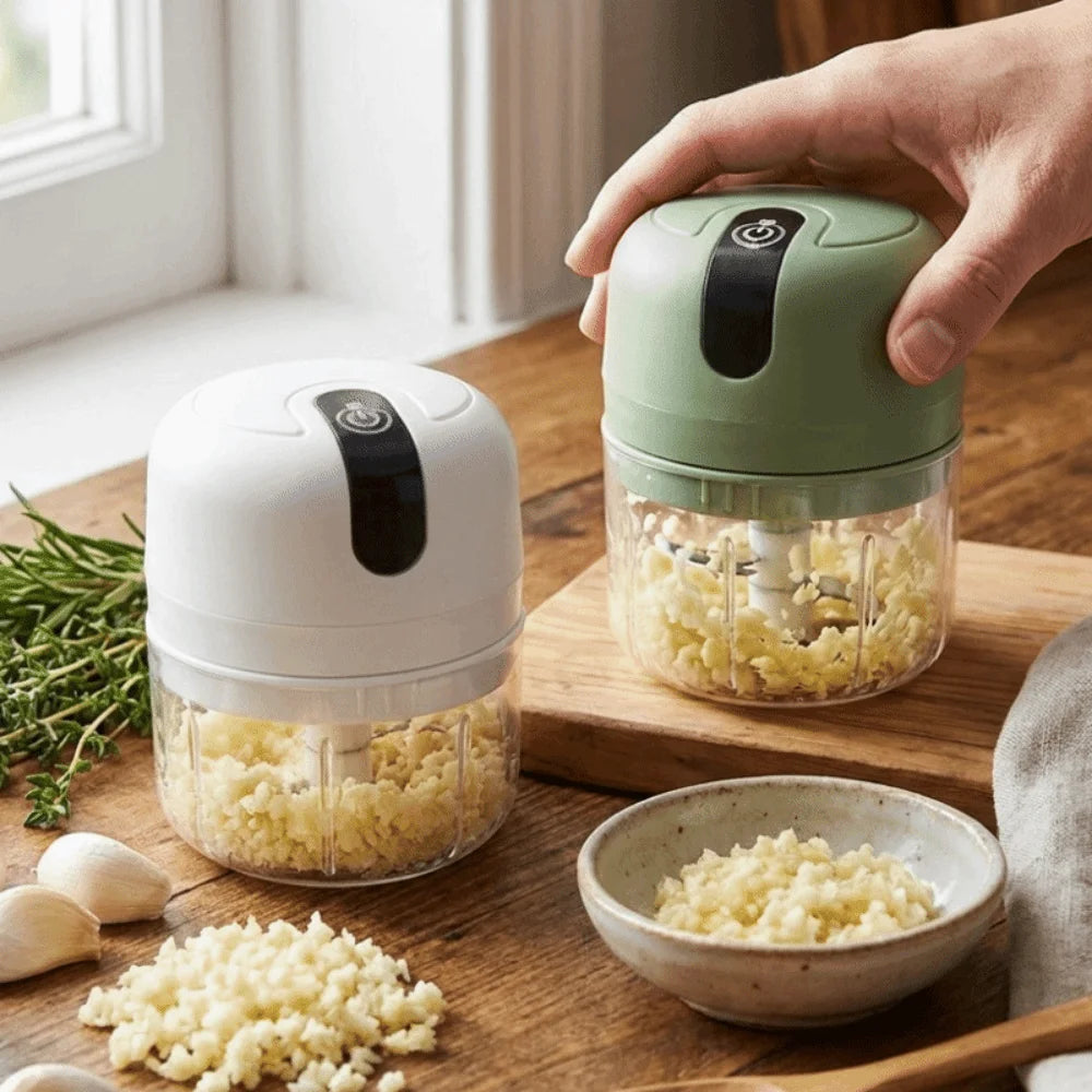 Mini Vegetable Chopper 400mAh USB Rechargeable Garlic Cutter Portable Kitchen Tool - White