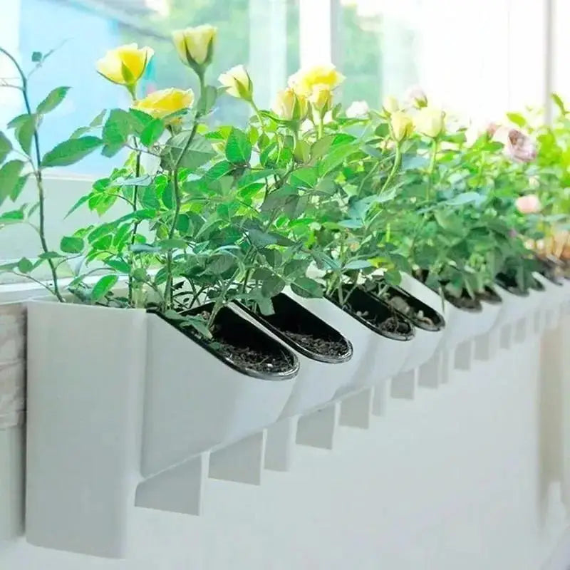 2-Pocket Wall Mounted Planter 26.5cm Plastic Vertical Garden Flower Pot – White