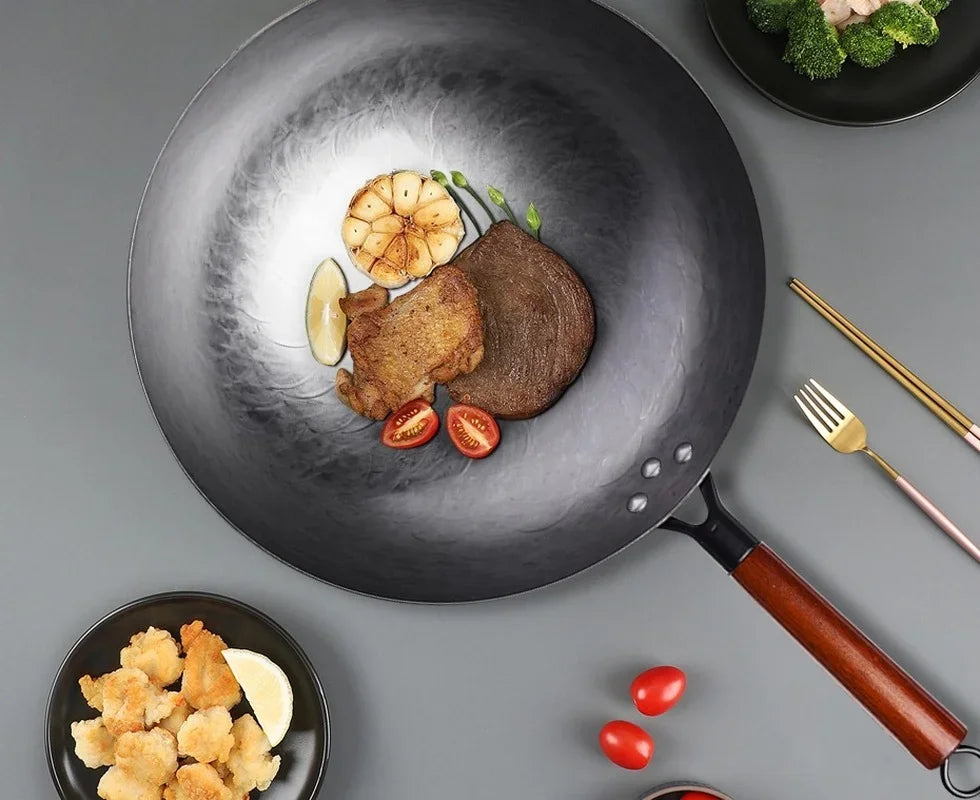 Hand Hammered Carbon Steel Wok 30cm Non-Coated Stir Fry Pan with Wooden Handle
