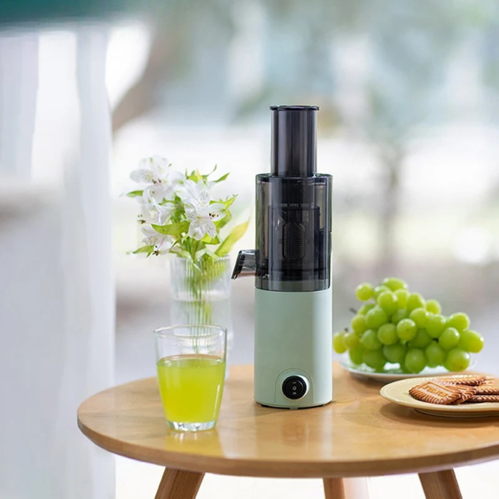 Mini Slow Juicer 100W Portable Automatic Pulp Separation Compact Juicer - Green