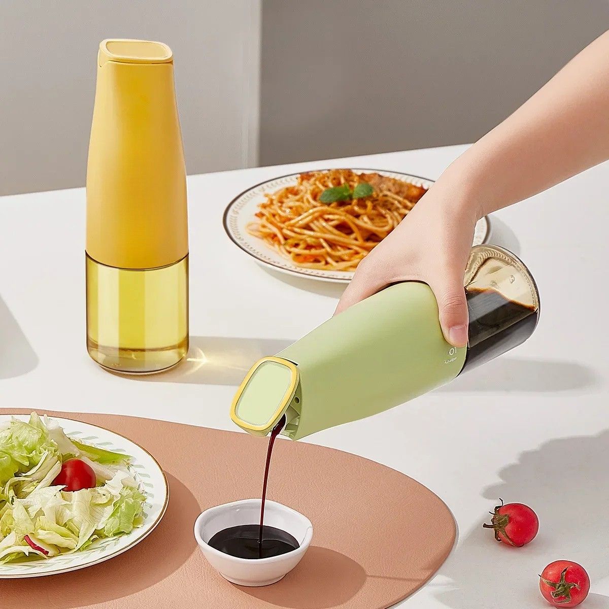Oil Dispenser Bottle 500mL Automatic Pouring Leak Resistant Glass Kitchen Seasoning Container - Green