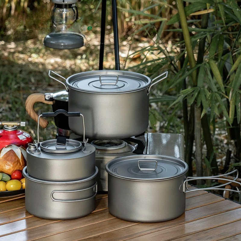 Titanium Camping Pot 2.4L Lightweight Outdoor Cooking Pot with Foldable Handles