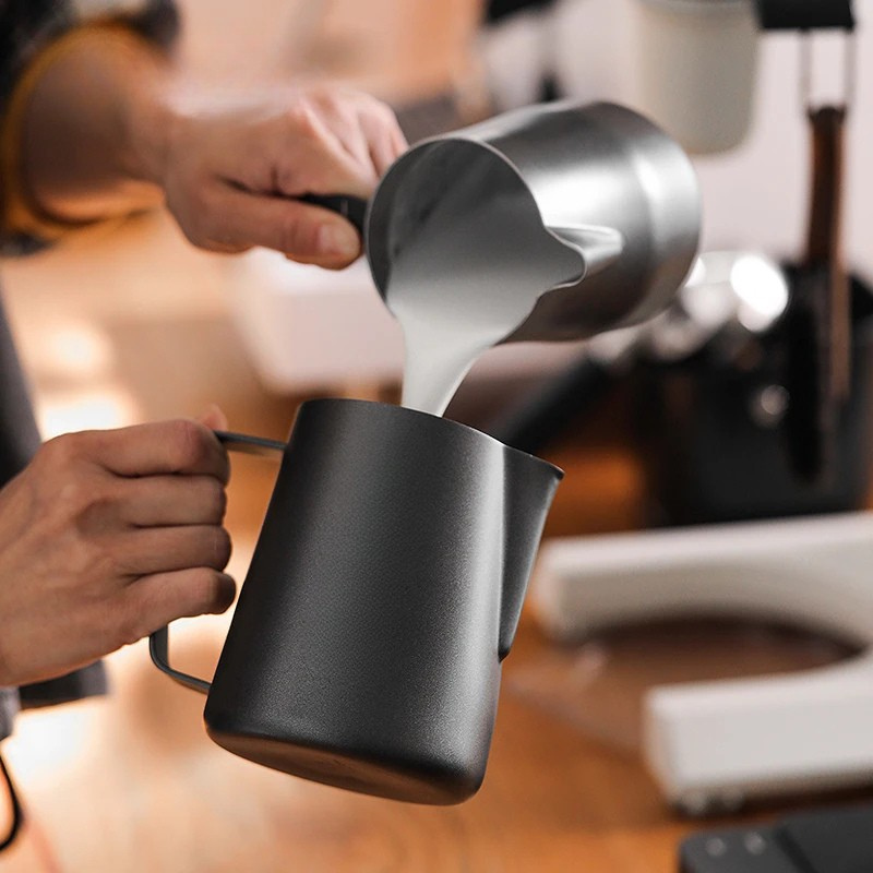 600ml Stainless Steel Milk Frothing Pitcher Black Finish Latte Art Jug